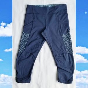 Lululemon Athletica Legging size4 In the Flow Crop